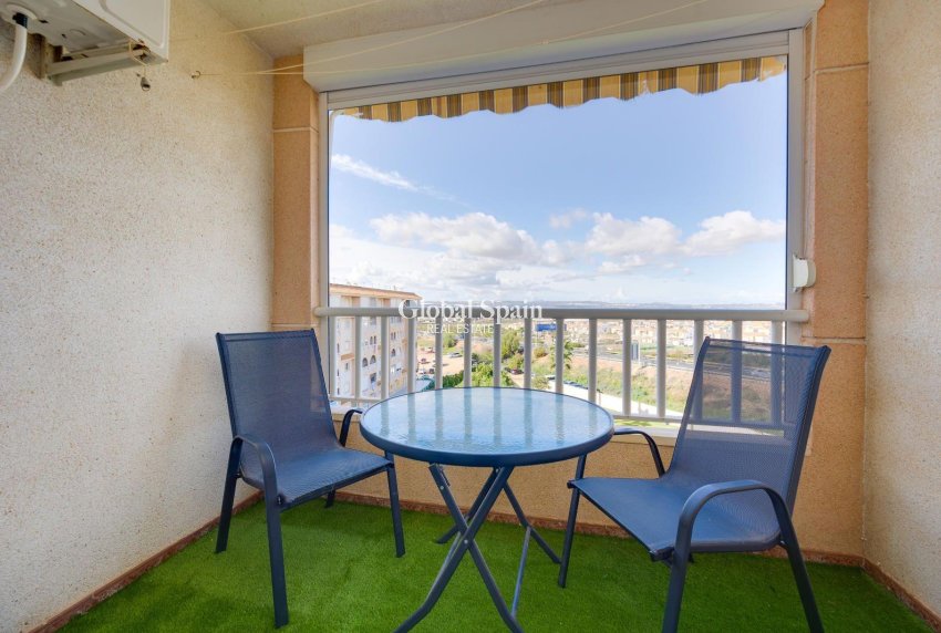Wederverkoop - PENTHOUSE -
TORREVIEJA - Center