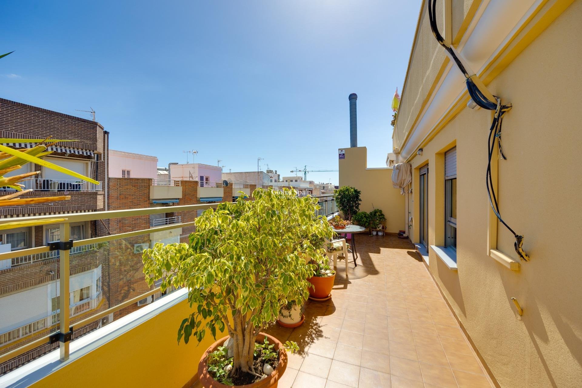Wederverkoop - PENTHOUSE -
TORREVIEJA - Center