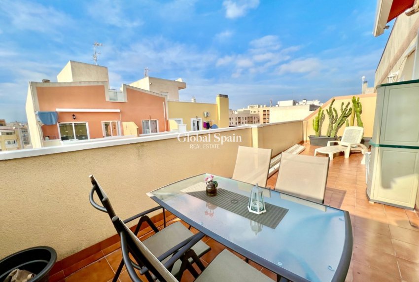Wederverkoop - PENTHOUSE -
TORREVIEJA - Center