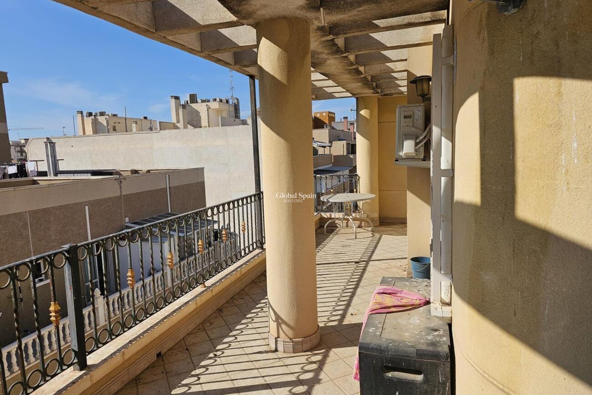 Wederverkoop - PENTHOUSE -
TORREVIEJA - CENTRE