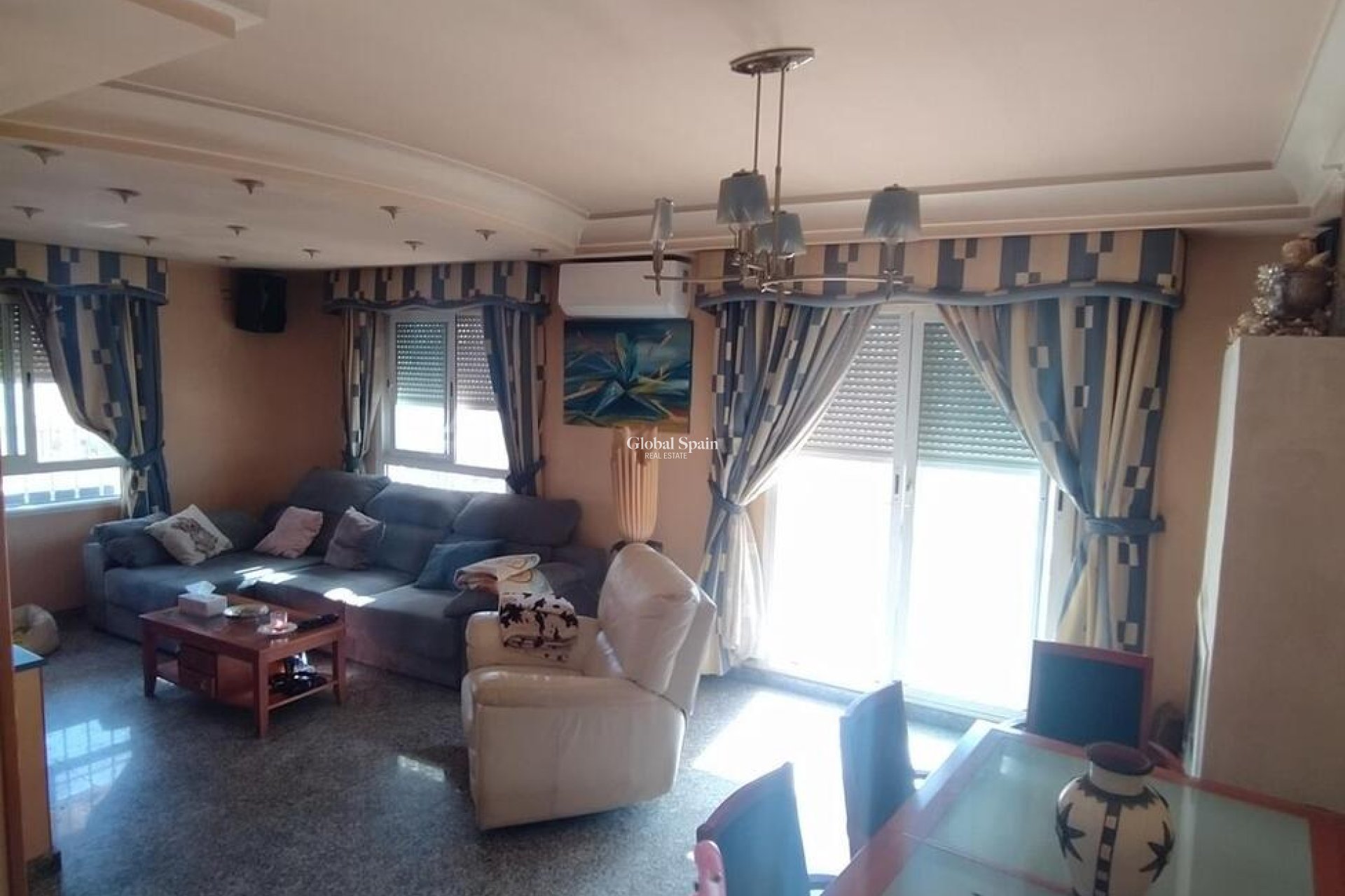 Wederverkoop - PENTHOUSE -
TORREVIEJA - CENTRE