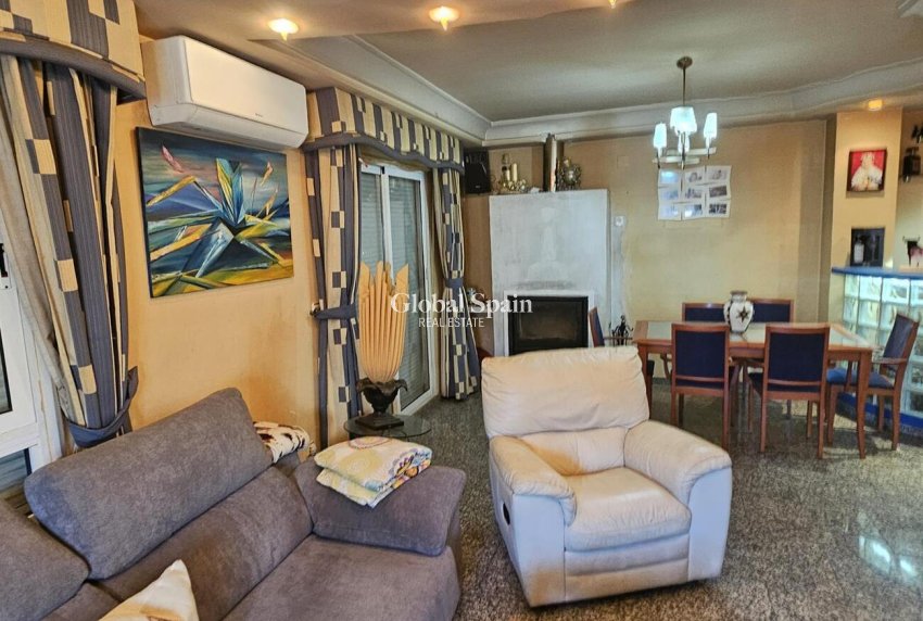 Wederverkoop - PENTHOUSE -
TORREVIEJA - CENTRE