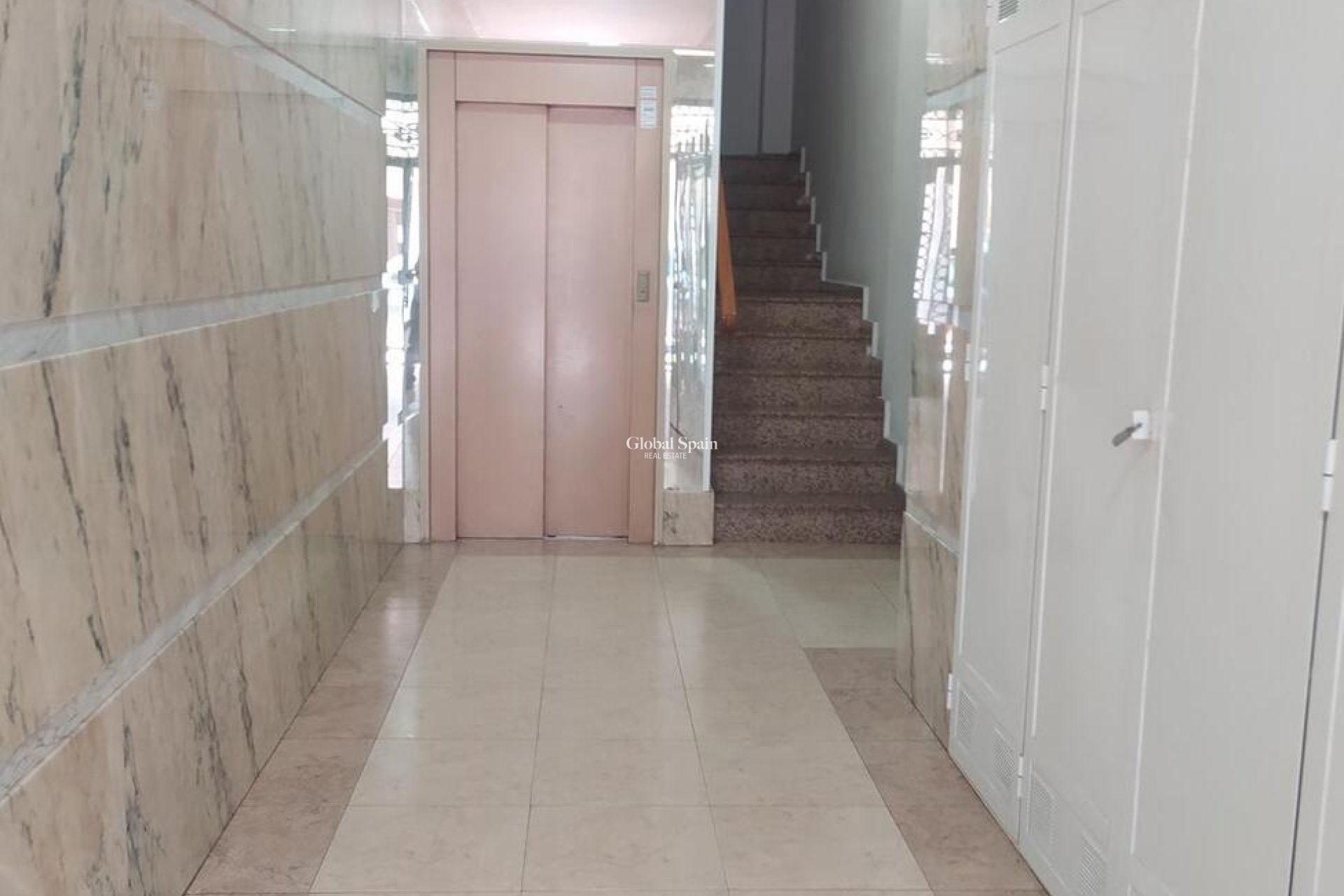 Wederverkoop - PENTHOUSE -
TORREVIEJA - CENTRE