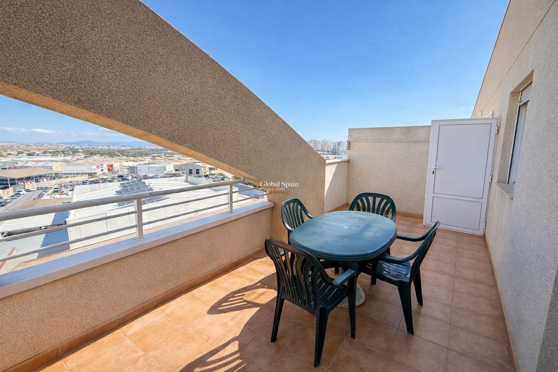 Wederverkoop - PENTHOUSE -
TORREVIEJA - Centro