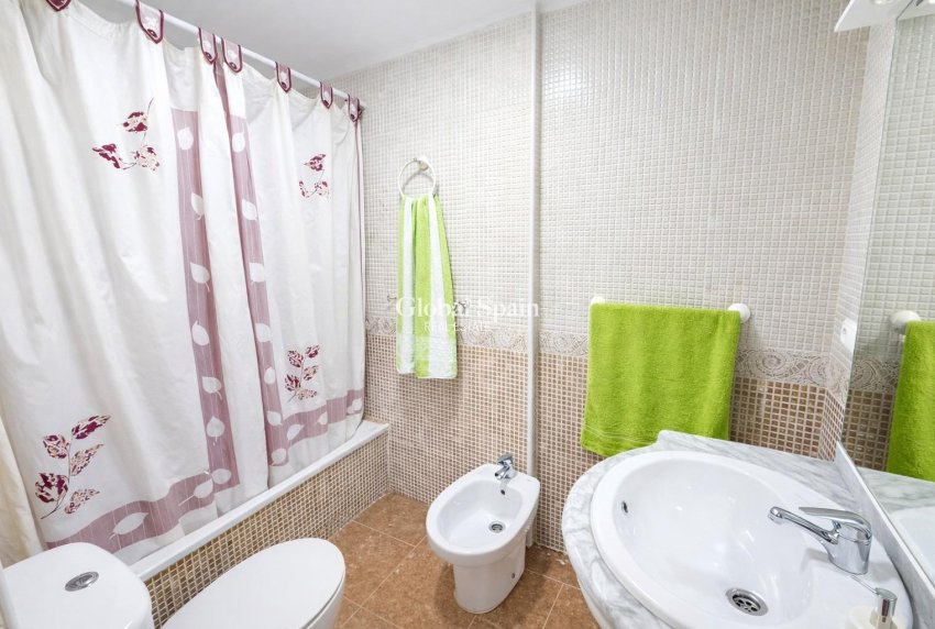 Wederverkoop - PENTHOUSE -
TORREVIEJA - Centro