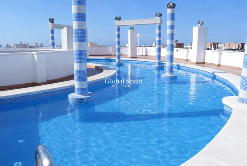 Wederverkoop - PENTHOUSE -
TORREVIEJA - Centro