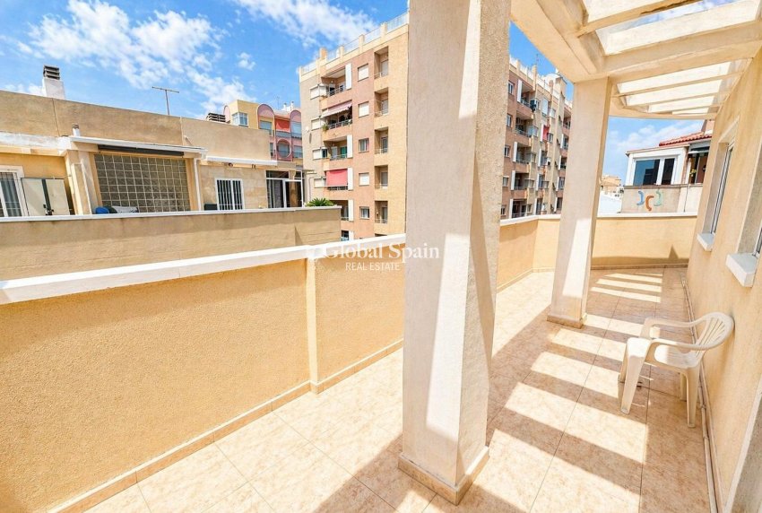 Wederverkoop - PENTHOUSE -
TORREVIEJA - Centro
