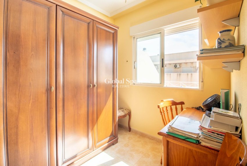 Wederverkoop - PENTHOUSE -
TORREVIEJA - Centro