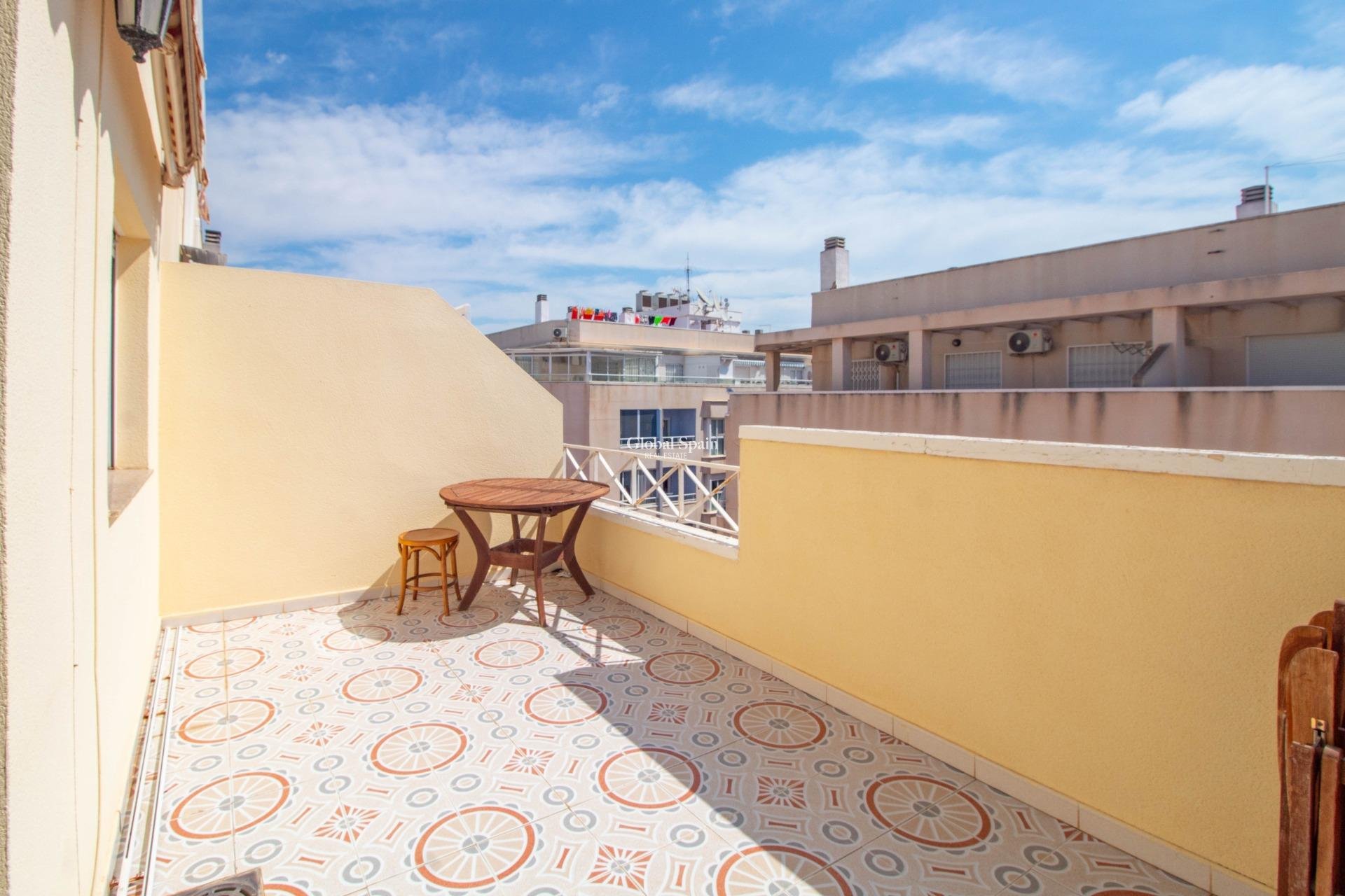 Wederverkoop - PENTHOUSE -
TORREVIEJA - Centro
