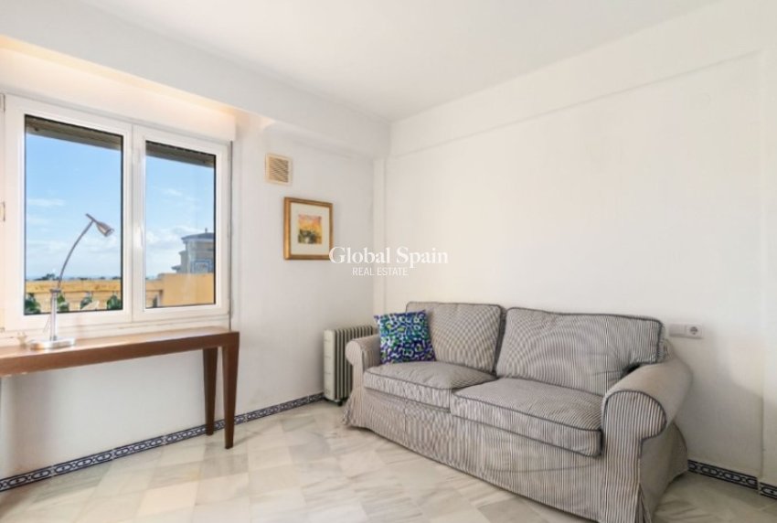 Wederverkoop - PENTHOUSE -
TORREVIEJA - Costa Blanca