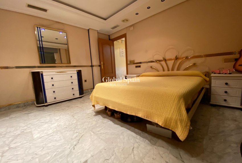 Wederverkoop - PENTHOUSE -
TORREVIEJA - Costa Blanca