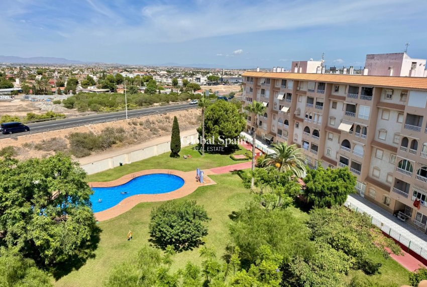 Wederverkoop - PENTHOUSE -
TORREVIEJA - Costa Blanca