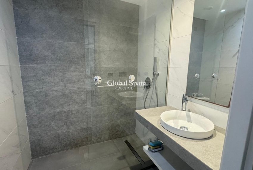 Wederverkoop - PENTHOUSE -
TORREVIEJA - Costa Blanca