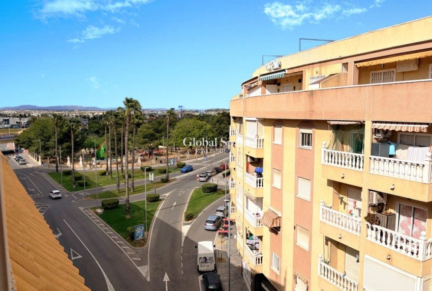 Wederverkoop - PENTHOUSE -
TORREVIEJA - Costa Blanca