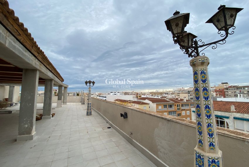 Wederverkoop - PENTHOUSE -
TORREVIEJA - Costa Blanca