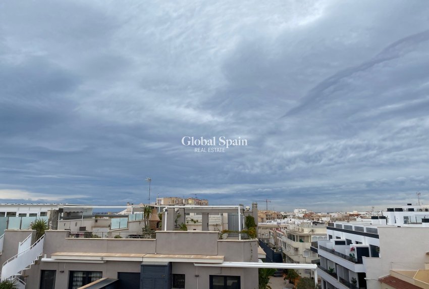 Wederverkoop - PENTHOUSE -
TORREVIEJA - Costa Blanca