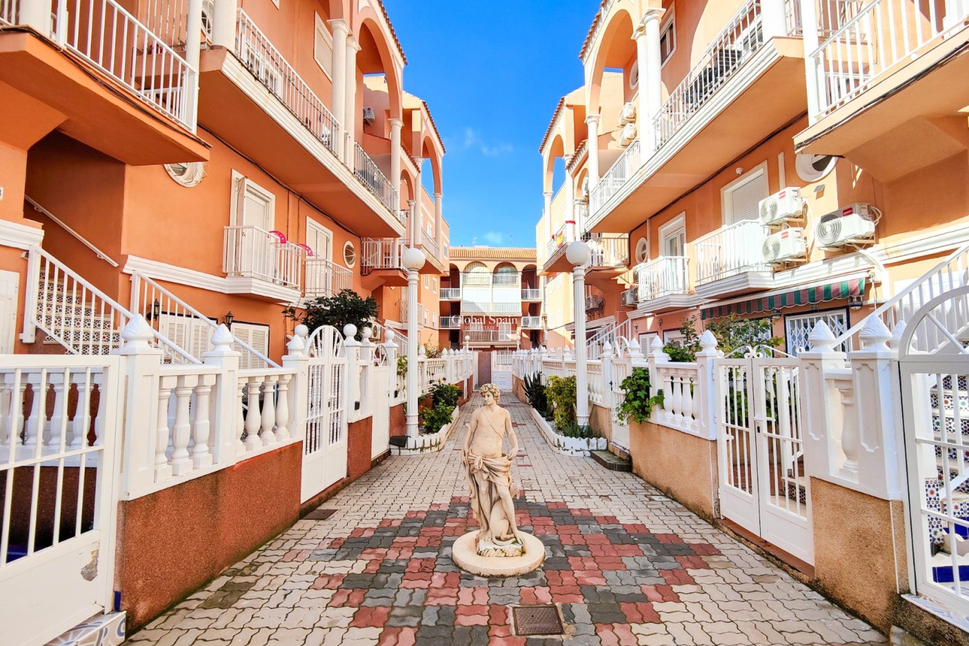 Wederverkoop - PENTHOUSE -
TORREVIEJA - Costa Blanca