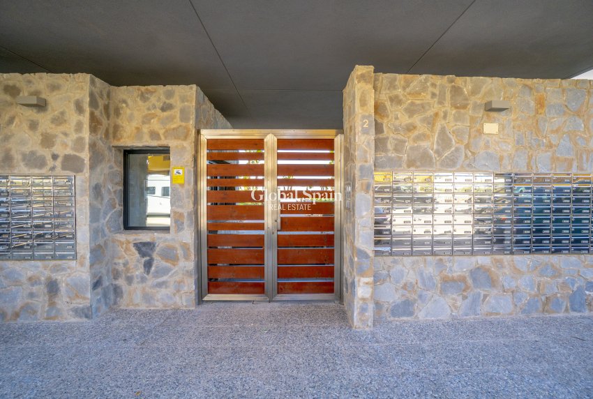 Wederverkoop - PENTHOUSE -
TORREVIEJA - Costa Blanca
