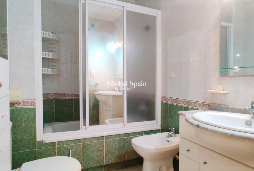 Wederverkoop - PENTHOUSE -
TORREVIEJA - Curva Del Palangre