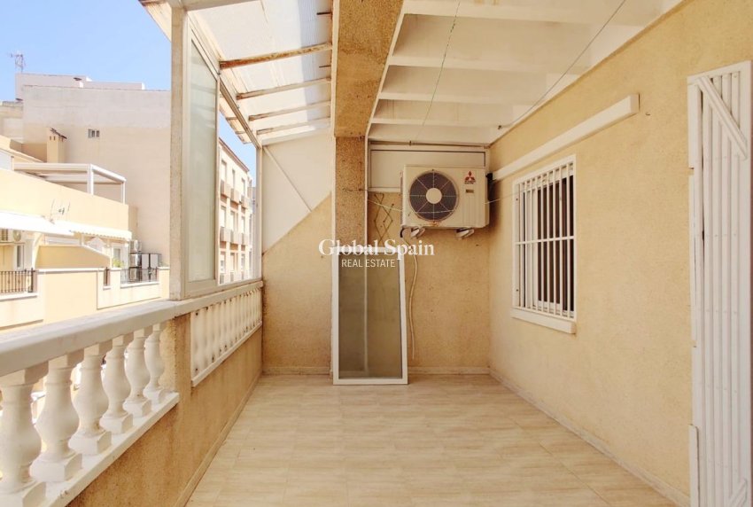 Wederverkoop - PENTHOUSE -
TORREVIEJA - Curva Del Palangre