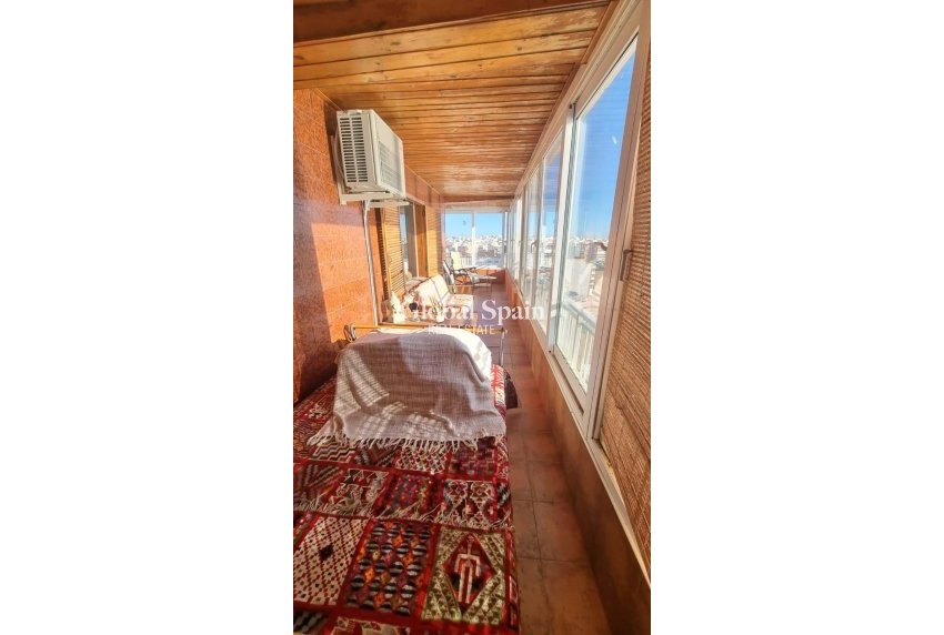 Wederverkoop - PENTHOUSE -
TORREVIEJA - El Acequión - Los Náufragos