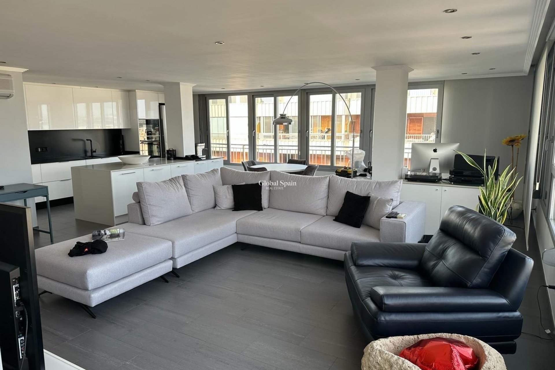 Wederverkoop - PENTHOUSE -
TORREVIEJA - El Acequión - Los Náufragos