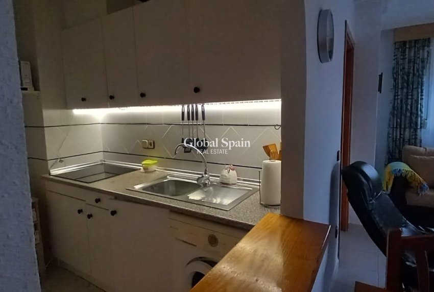 Wederverkoop - PENTHOUSE -
TORREVIEJA - El Acequión - Los Náufragos