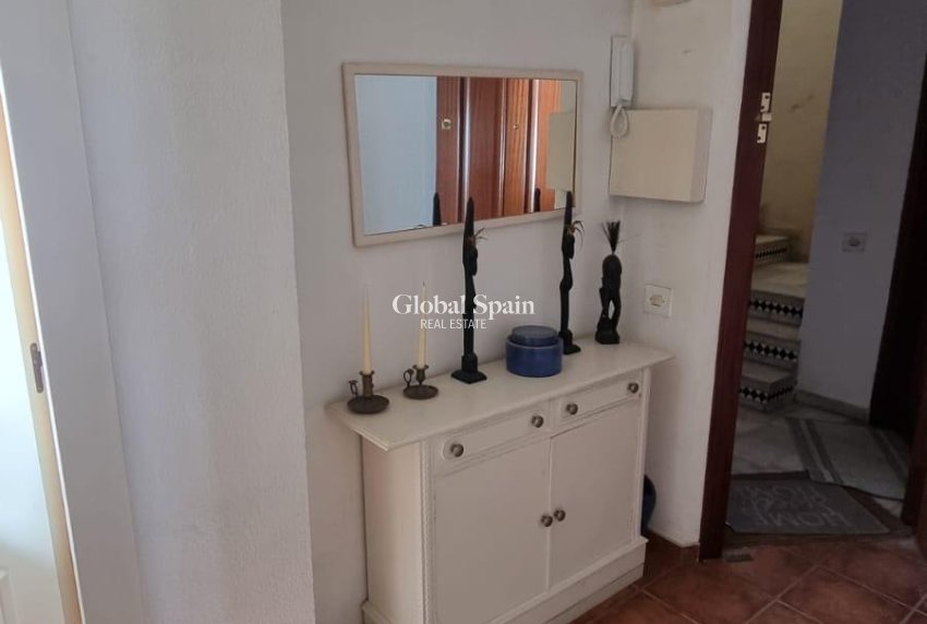 Wederverkoop - PENTHOUSE -
TORREVIEJA - El Acequión - Los Náufragos