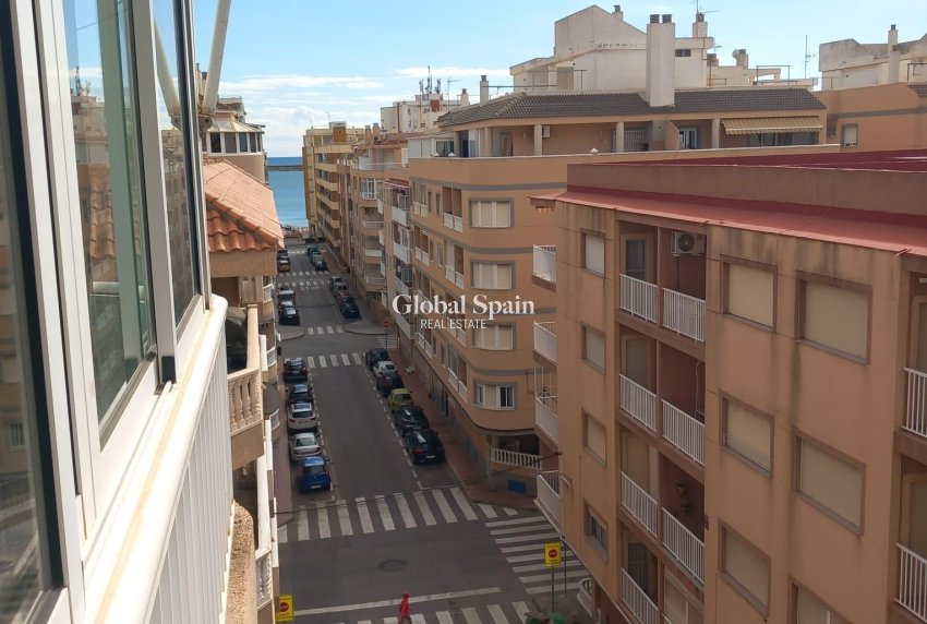 Wederverkoop - PENTHOUSE -
TORREVIEJA - El Acequión - Los Náufragos