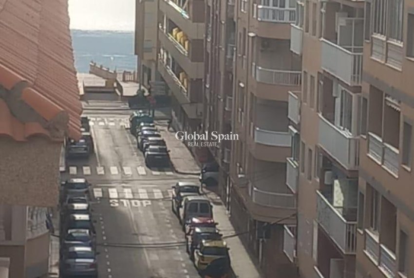 Wederverkoop - PENTHOUSE -
TORREVIEJA - El Acequión - Los Náufragos