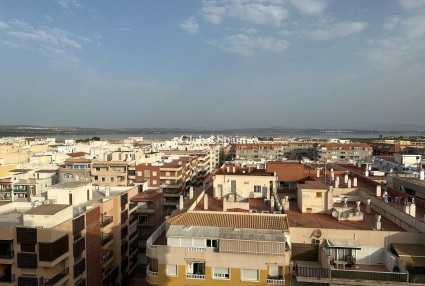 Wederverkoop - PENTHOUSE -
TORREVIEJA - El Acequión - Los Náufragos