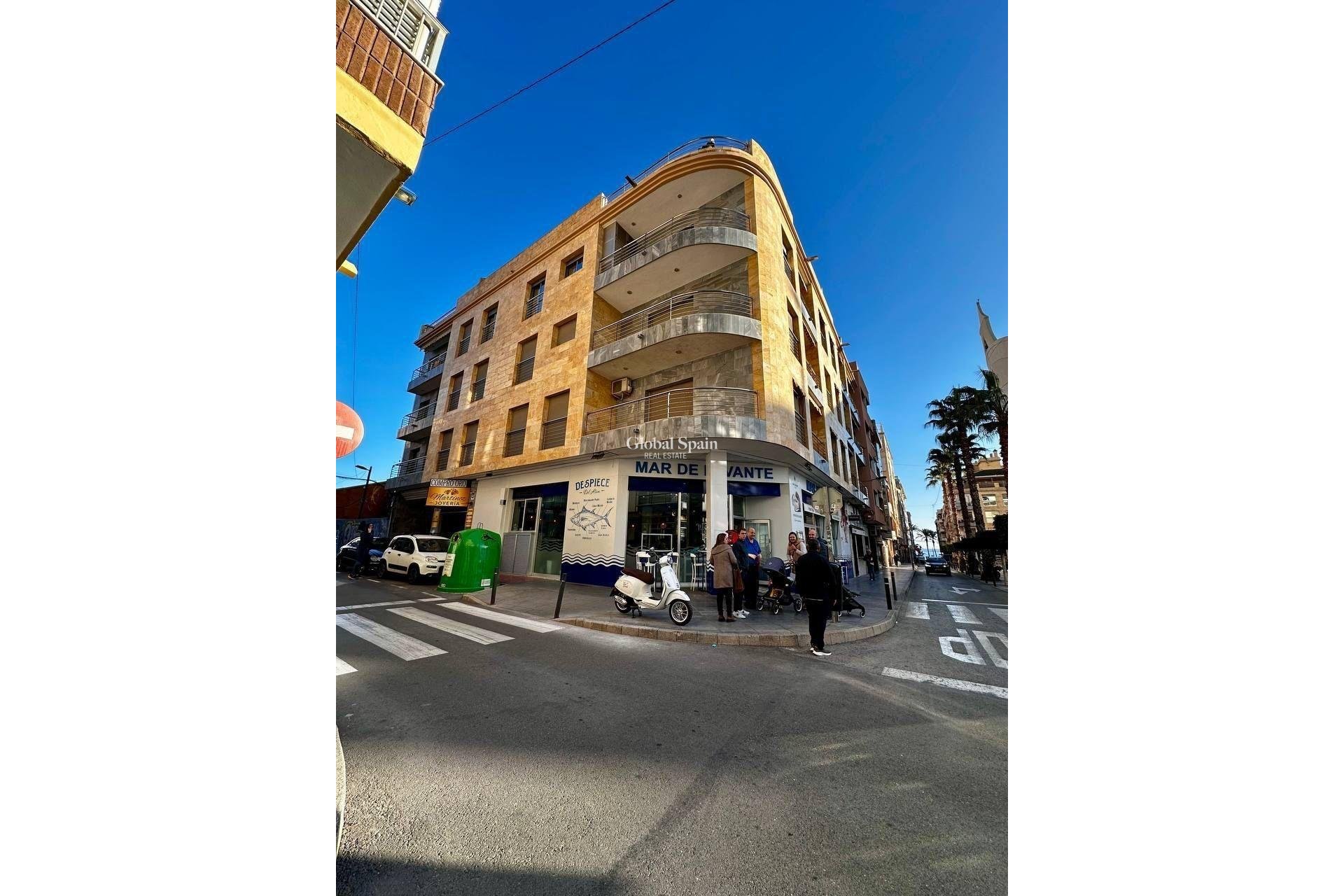 Wederverkoop - Penthouse -
TORREVIEJA - Estacion de autobuses