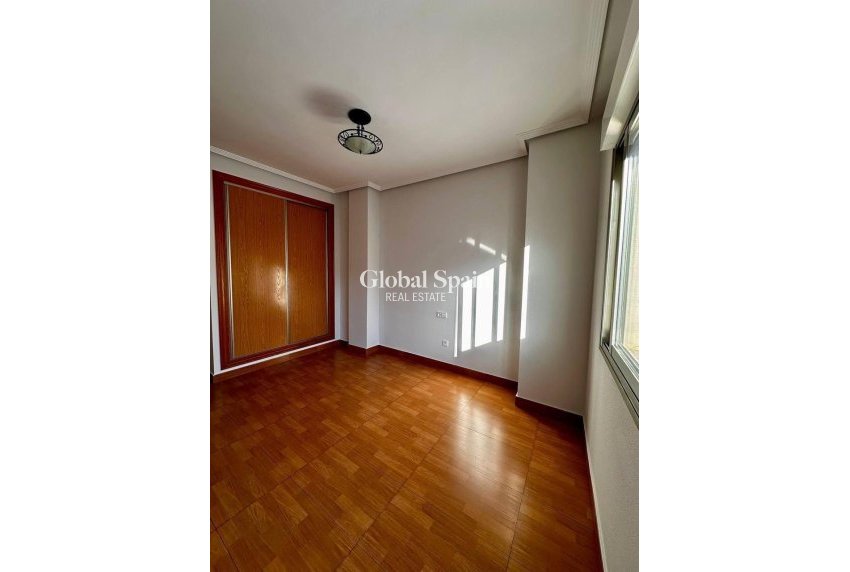 Wederverkoop - Penthouse -
TORREVIEJA - Estacion de autobuses