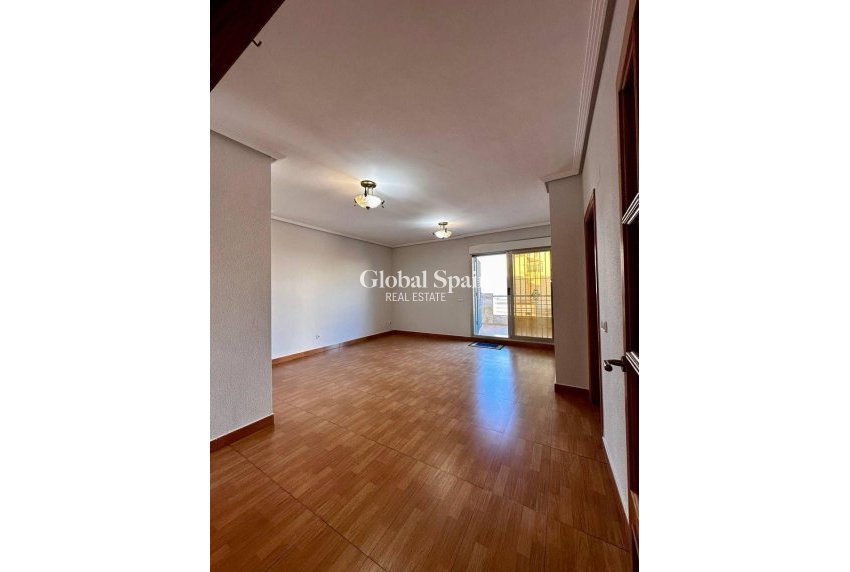 Wederverkoop - Penthouse -
TORREVIEJA - Estacion de autobuses