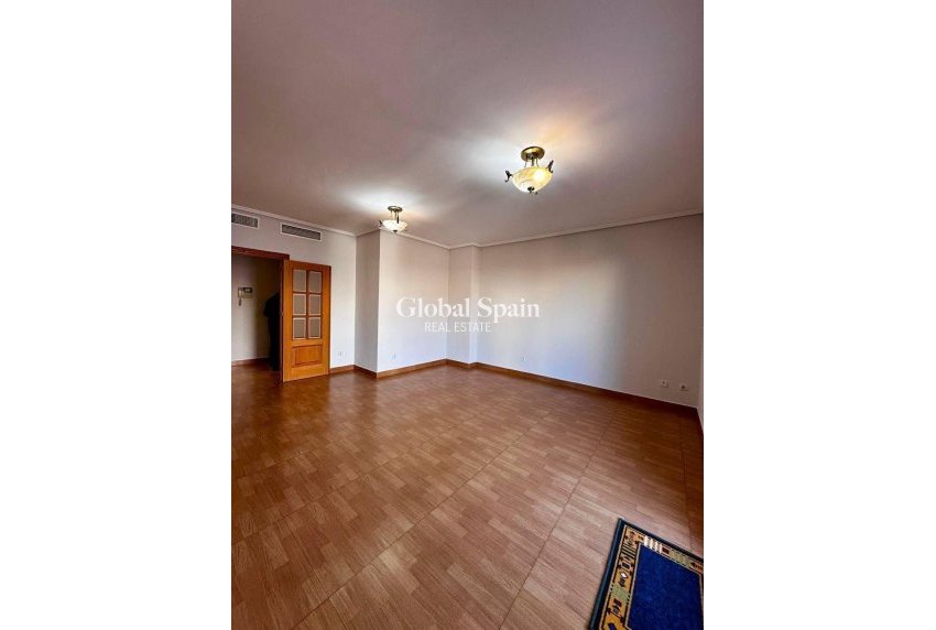 Wederverkoop - Penthouse -
TORREVIEJA - Estacion de autobuses