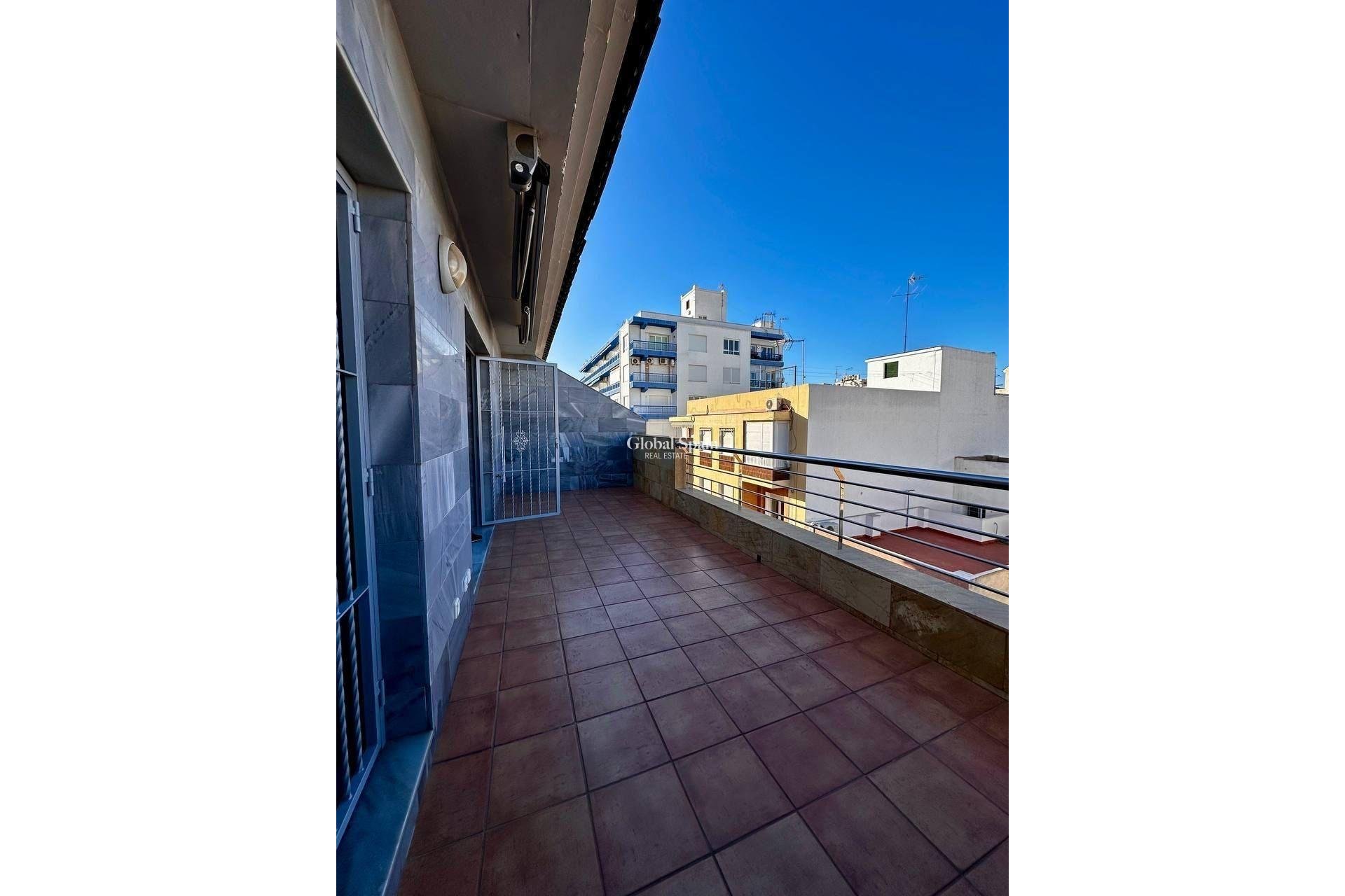 Wederverkoop - Penthouse -
TORREVIEJA - Estacion de autobuses