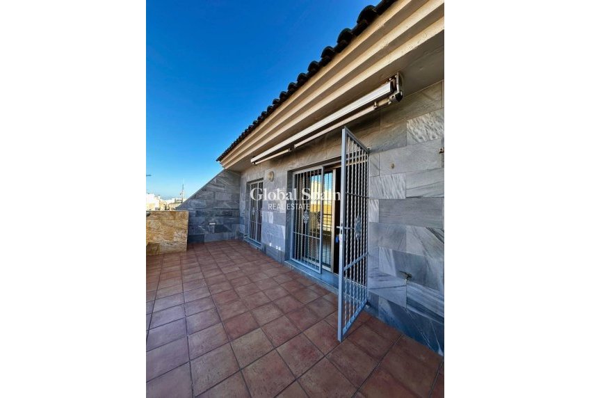 Wederverkoop - Penthouse -
TORREVIEJA - Estacion de autobuses