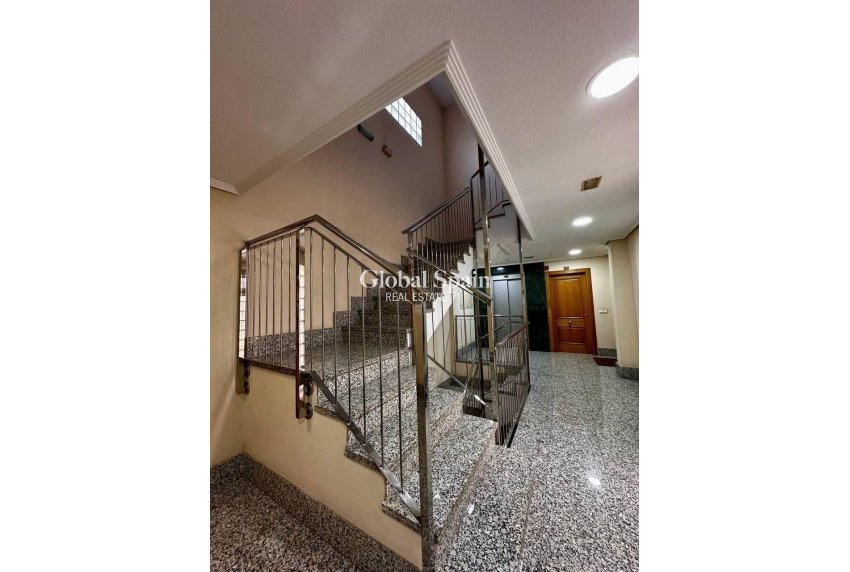 Wederverkoop - Penthouse -
TORREVIEJA - Estacion de autobuses