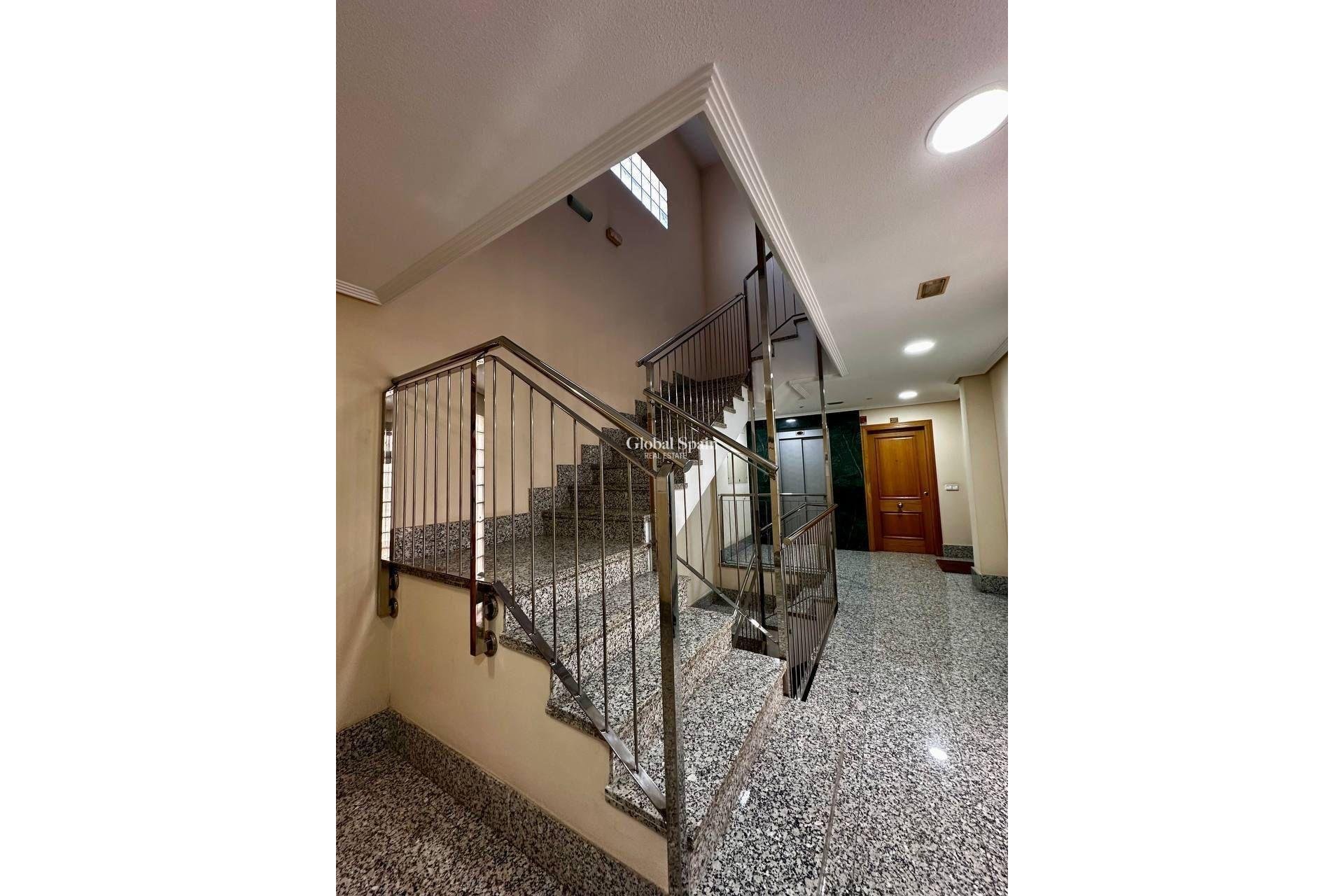 Wederverkoop - Penthouse -
TORREVIEJA - Estacion de autobuses