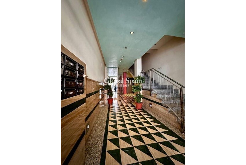 Wederverkoop - Penthouse -
TORREVIEJA - Estacion de autobuses