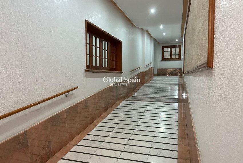 Wederverkoop - Penthouse -
TORREVIEJA - Estacion de autobuses