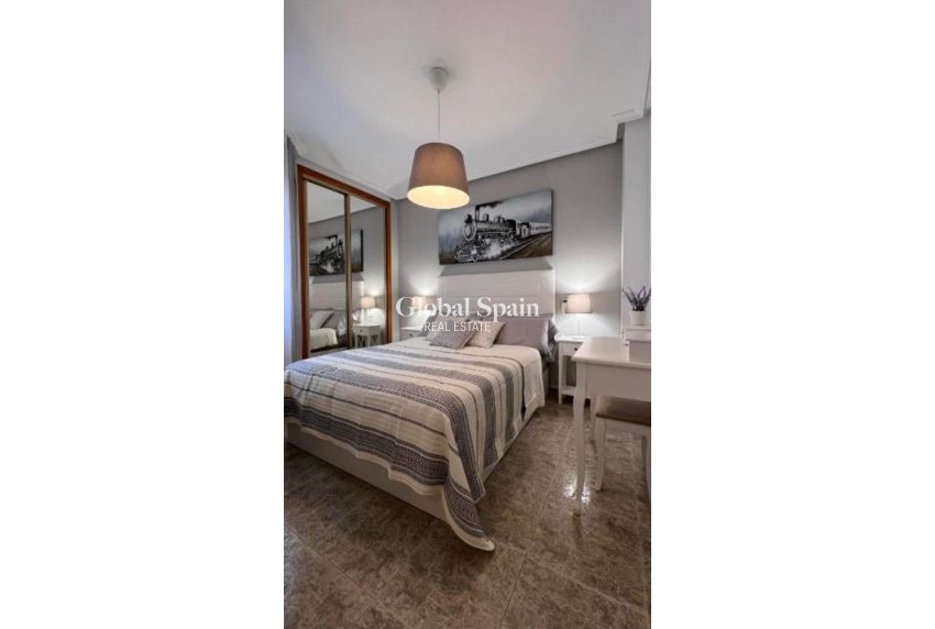 Wederverkoop - Penthouse -
TORREVIEJA - Estacion de autobuses