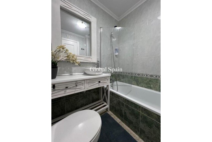 Wederverkoop - Penthouse -
TORREVIEJA - Estacion de autobuses