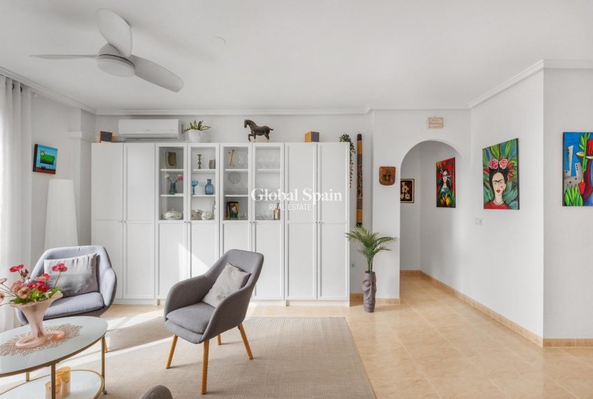 Wederverkoop - PENTHOUSE -
TORREVIEJA - Estacion de autobuses