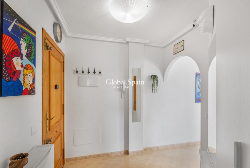 Wederverkoop - PENTHOUSE -
TORREVIEJA - Estacion de autobuses