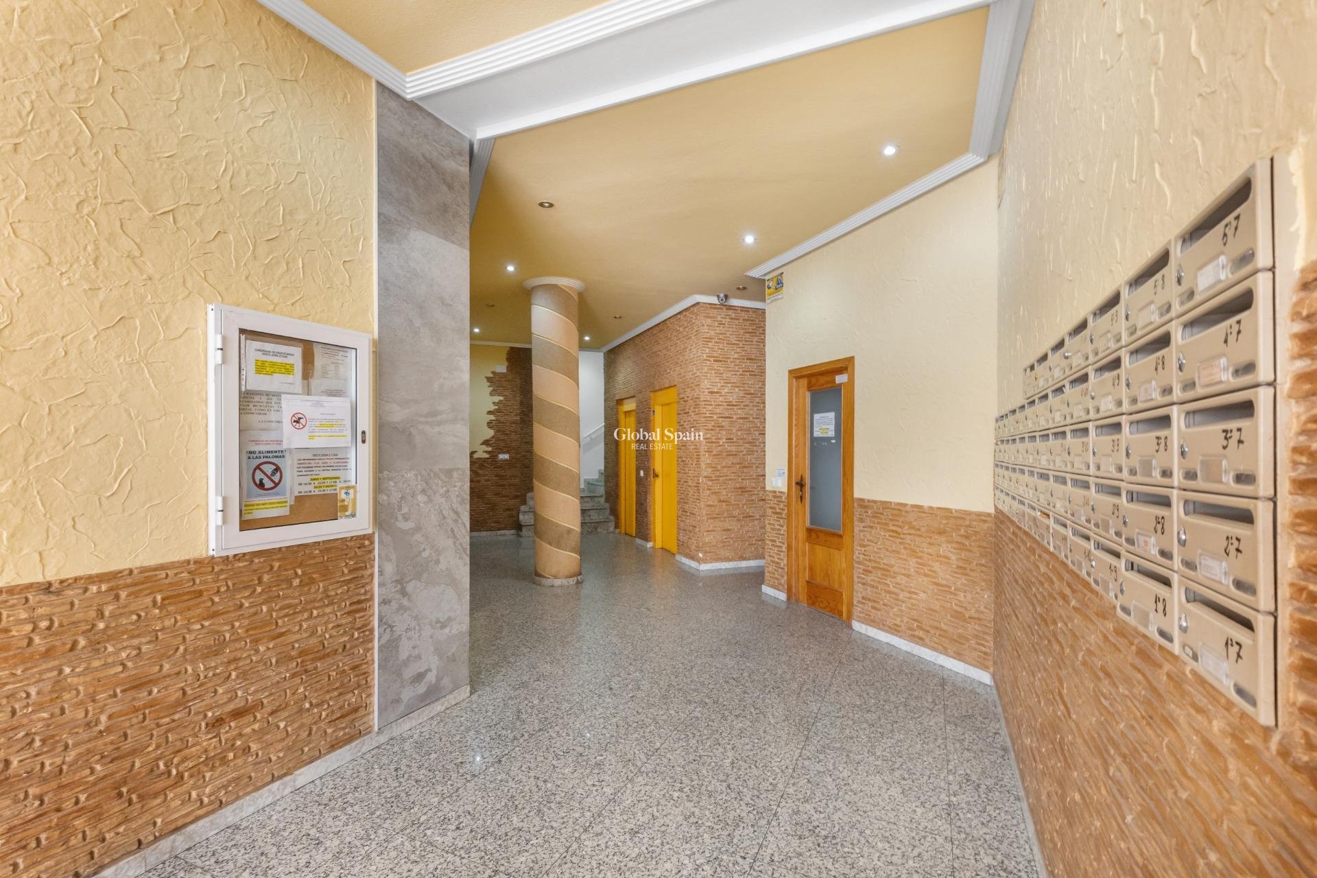 Wederverkoop - PENTHOUSE -
TORREVIEJA - Estacion de autobuses