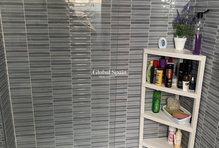 Wederverkoop - PENTHOUSE -
TORREVIEJA - Estacion de autobuses