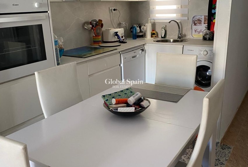 Wederverkoop - PENTHOUSE -
TORREVIEJA - Estacion de autobuses