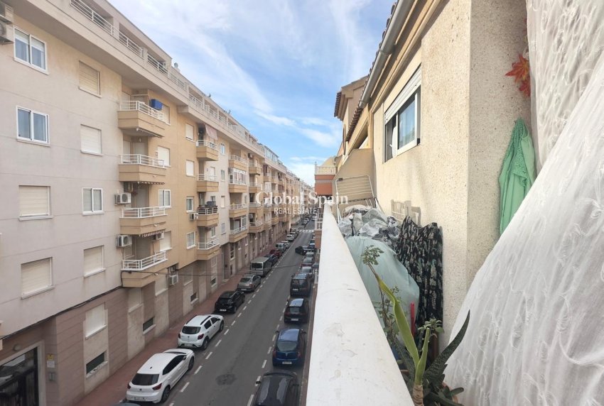 Wederverkoop - PENTHOUSE -
TORREVIEJA - Estacion de autobuses