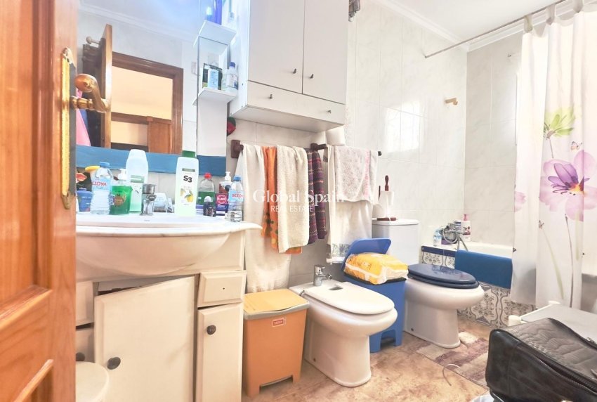 Wederverkoop - PENTHOUSE -
TORREVIEJA - Estacion de autobuses